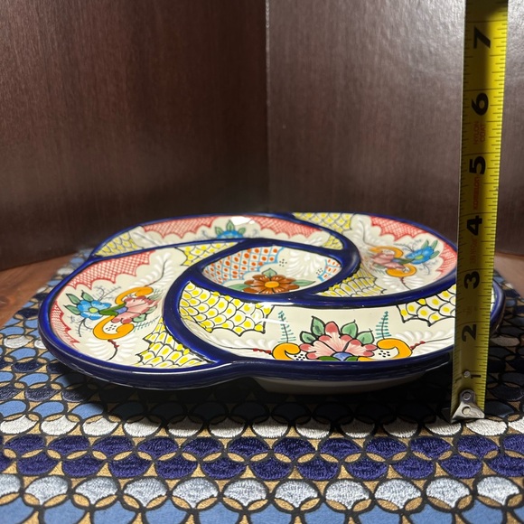Mexican Talavera Folk Art Swirled Divided Platter. - Picture 2 of 5